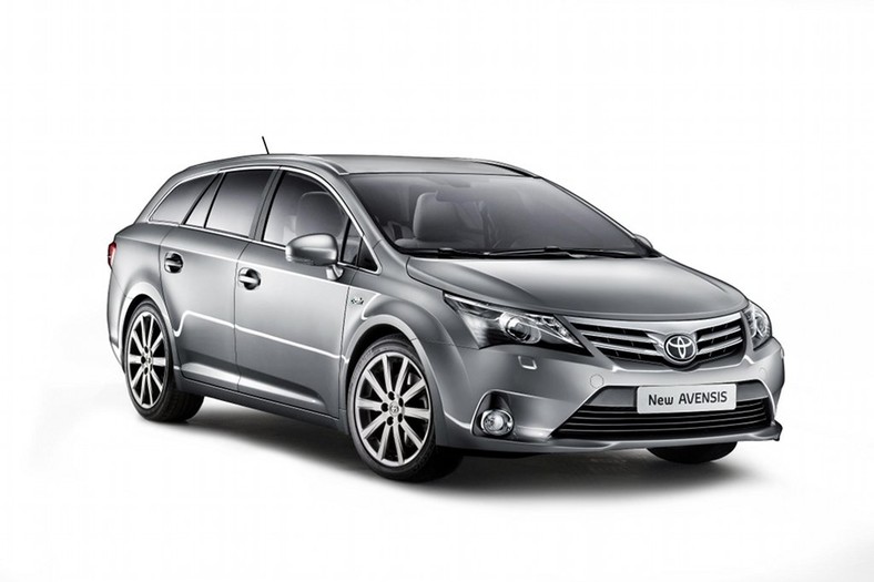 Taka jest Toyota Avensis po liftingu