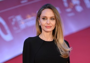 Anđelina Džoli posle 12 godina prvi put pokazala ožiljke dvostruke mastektomije