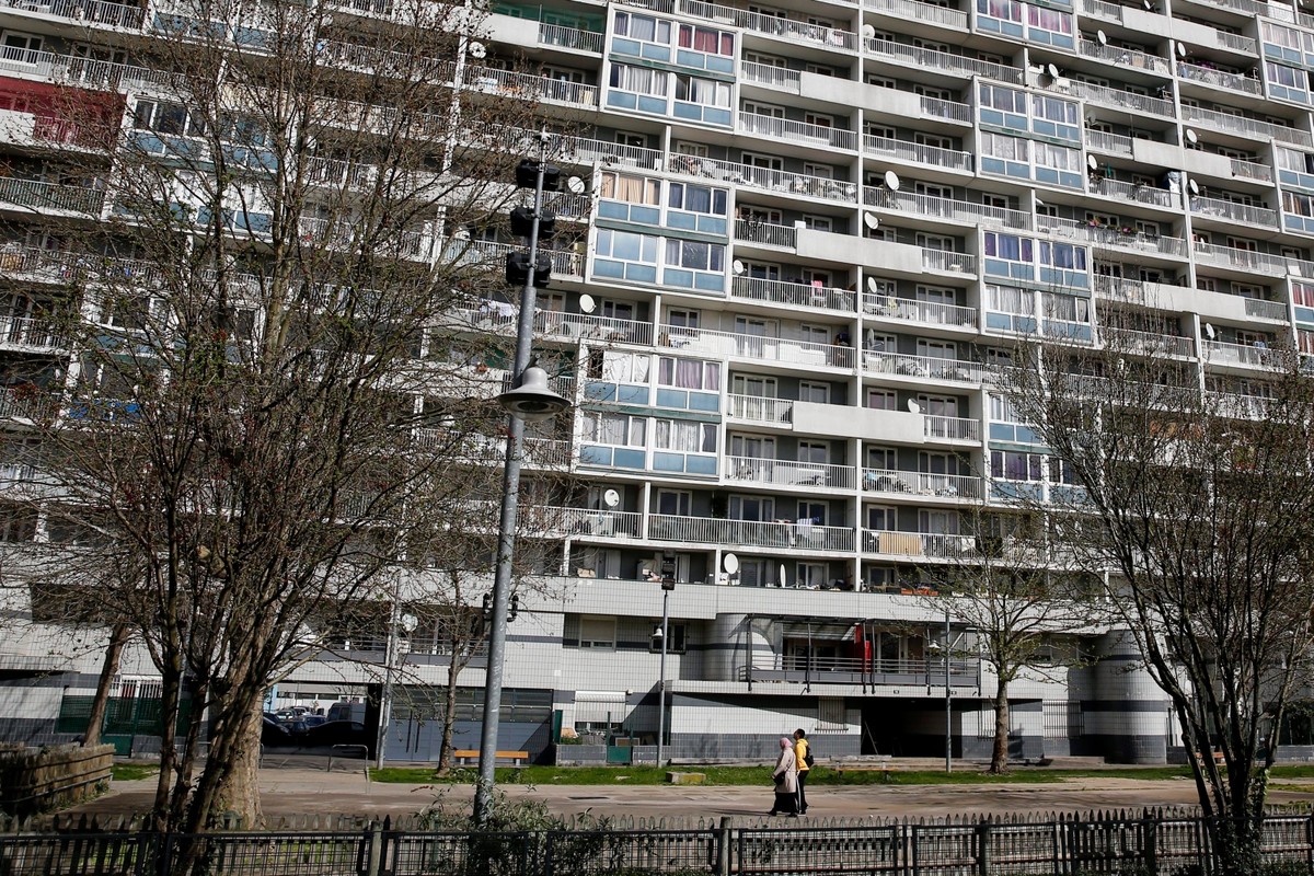 Dzieci więzione od urodzenia w mieszkaniu w Paryżu