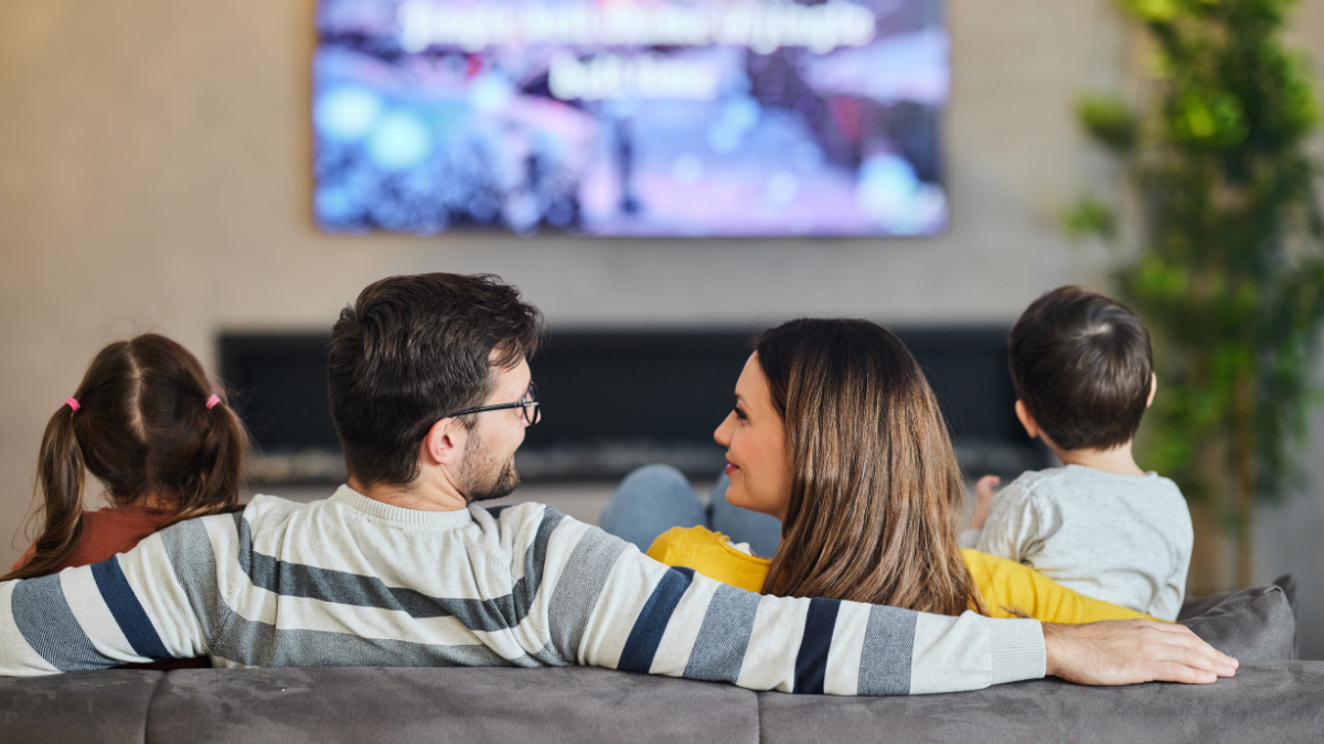 Így alakíthatsz ki új családi rituálékat a szeretteiddel a televízió előtt 