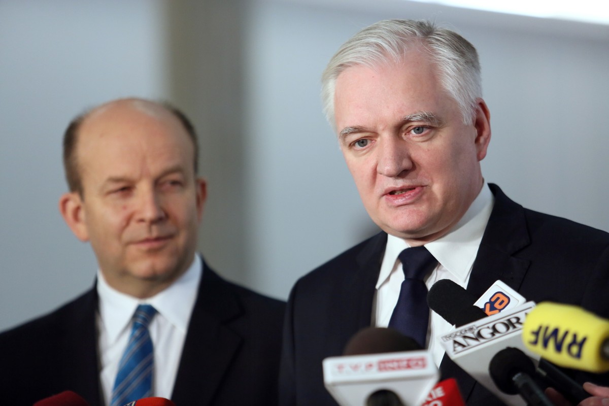 Minister zdrowia Konstanty Radziwiłł oraz minister nauki i szkolnictwa wyższego Jarosław Gowin