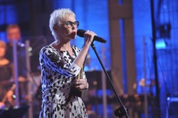 Ewa Błaszczyk ze specjalną nagrodą podczas koncertu "Gintrowski – a jednak coś po nas zostanie"