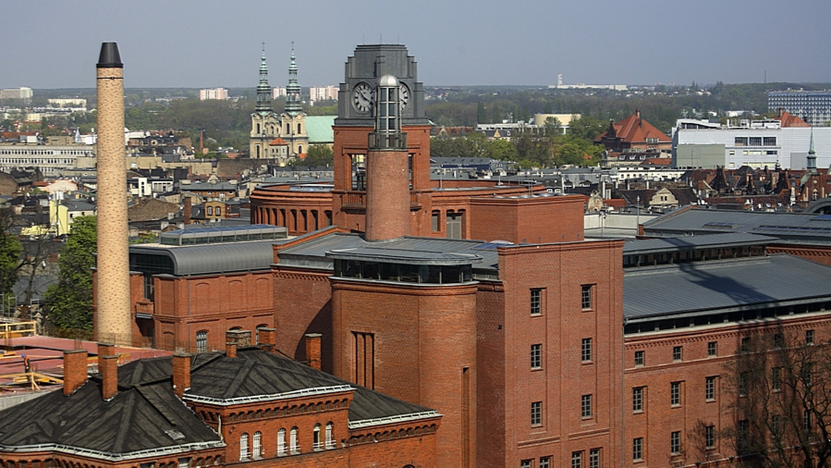 Centra wycieczkowe przy browarach w Tychach i Poznaniu specjalnie dla osób zapracowanych i zajętych w ciągu dnia wydłużyły godziny zwiedzania. Teraz Browaria zapraszają przez sześć dni w tygodniu, od poniedziałku do soboty w godzinach od 10 do 20.