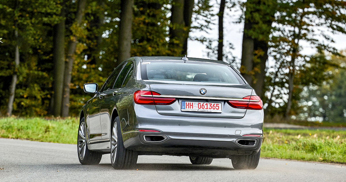  Przetestowałem ośmioletnie, ultraluksusowe BMW w cenie nowego Golfa. Warto je kupić?