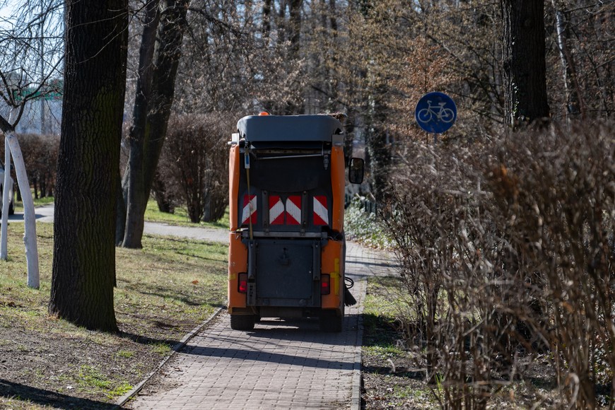 Sprzątanie ZZM prowadzi m.in. w parkach