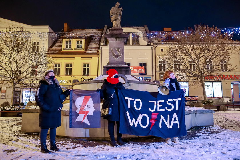 Trybunał Konstytucyjny opublikował uzasadnienie wyroku ws. aborcji. Protesty w Polsce