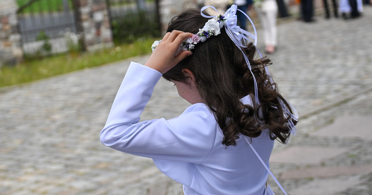 Zbliża się sezon komunijny 2025. Ile włożyć do koperty?