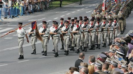 15 08 2007WARSZAWASWIETO WOJSKA POLSKIEGOWOJSKOPARADA W AL UJAZDOWSKICHFOT DAMIAN BURZYKOWSKI / FAKT