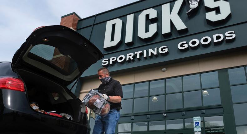 dicks sporting goods curbside