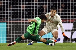 Komiczny upadek piłkarza Sportingu w Lidze Mistrzów, ale jego kolegom nie było do śmiechu