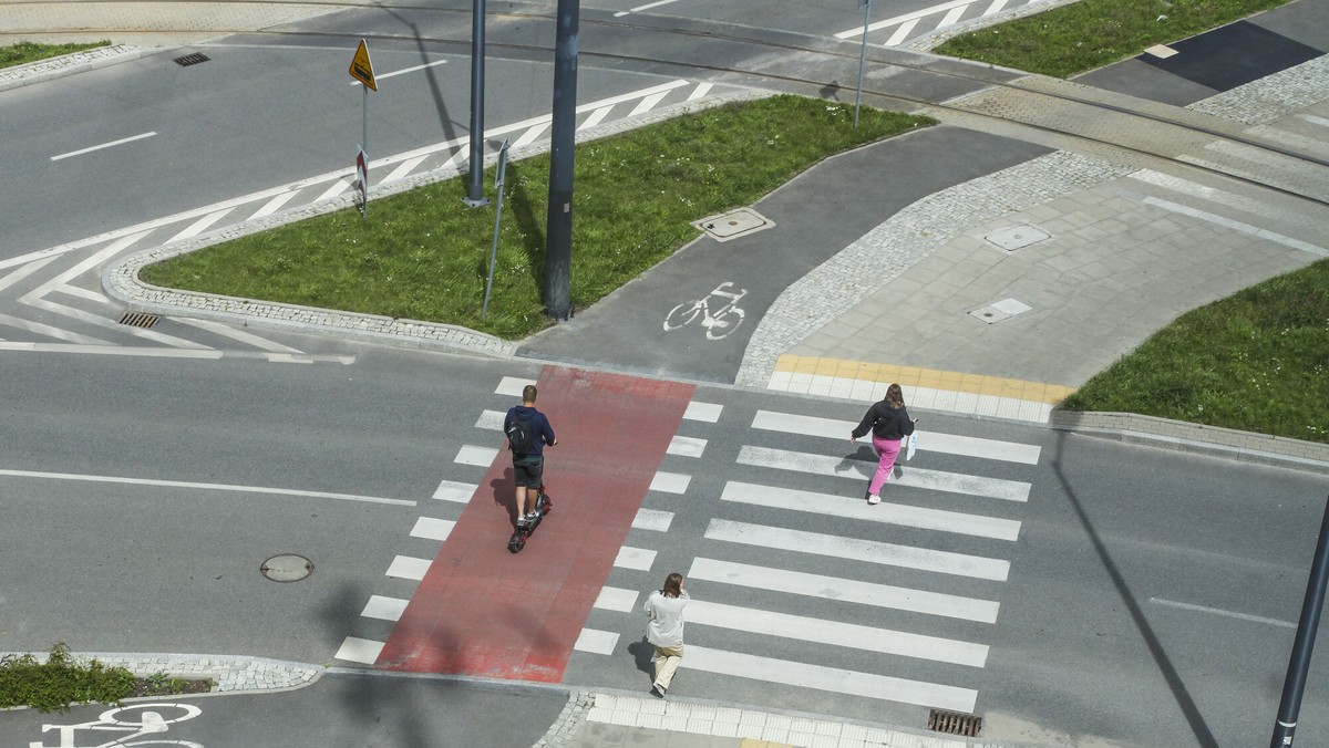 Wypadek w Płocku. 10 i 12-latek potrąceni na pasach przez młodą kobietę 