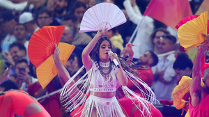 Czarujący występ Camili Cabello przed finałem Ligi Mistrzów