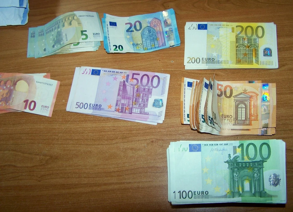 Devize zaplenjene na Gradini