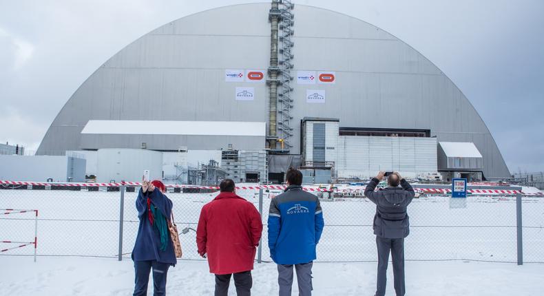 sarcophagus tourists chernobyl