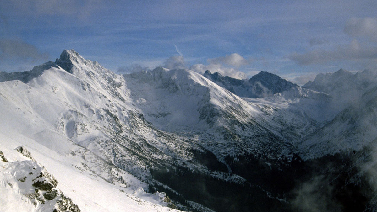Pierwszy stopień zagrożenia lawinowego ogłosili w środę ratownicy Tatrzańskiego Ochotniczego Pogotowia Ratunkowego (TOPR). Wysoko w Tatrach leży kilkanaście centymetrów śniegu.