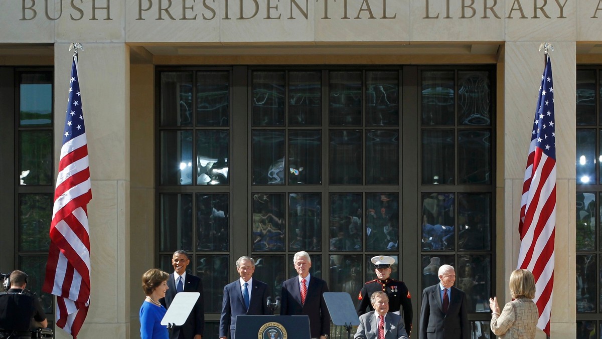 Z udziałem prezydenta Baracka Obamy i wszystkich żyjących byłych prezydentów USA odbyła się w czwartek w Dallas inauguracja muzeum i biblioteki poświęconych prezydenturze George'a W. Busha. Jego ośmioletni pobyt w Białym Domu wciąż budzi wielkie kontrowersje.