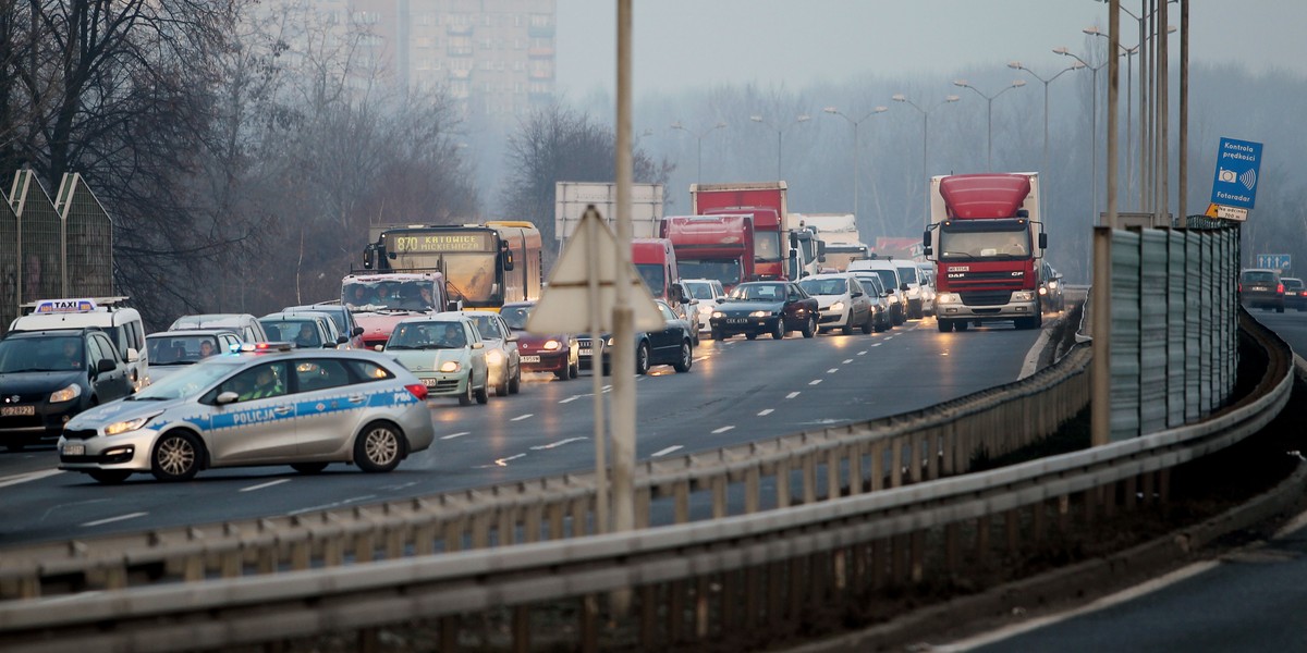 Chorzów. Zderzenie sześciu aut na średnicówce 