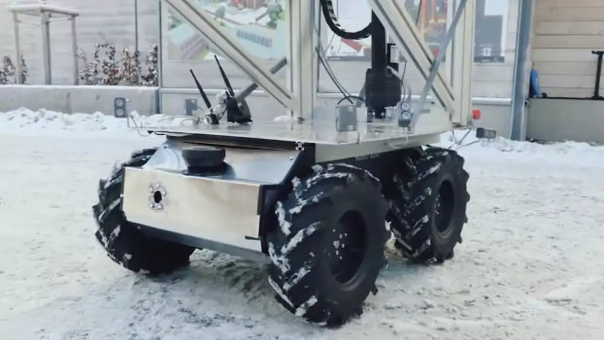 Volvo ROAR, czyli robot do opróżniania koszy na śmieci współpracujący z dronem (wideo) 