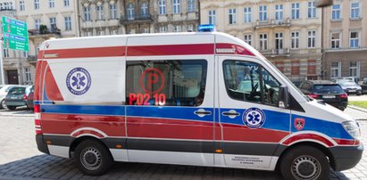 50-latek umierał pod przychodnią, pielęgniarka i lekarka miały się przyglądać. Szokująca tragedia pod Poznaniem