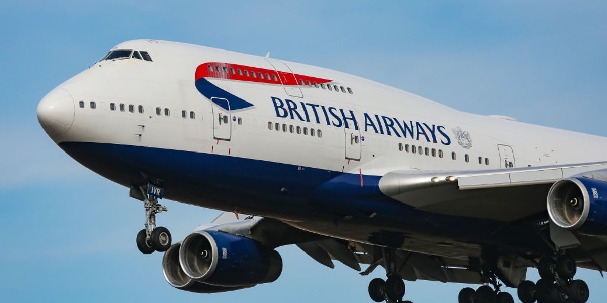 Boeing 747 był niegdyś największym samolotem na świecie, a pod wieloma względami także rewolucyjnym. British Airways wycofują swoją flotę tych maszyn z powodu skutków pandemii COVID-19. 