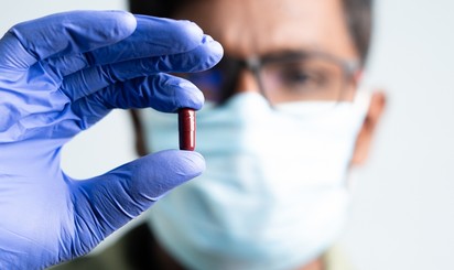 Pfizer és Molnupiravir: ezek a koronavírus elleni gyógyszerek mellékhatásai