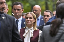 oszałamiająca pensja dla żony karola nawrockiego. aż tyle mogłaby dostać