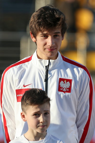Jakub Moder przed meczem reprezentacji Polski U-17 (2 kwietnia 2016 r.)