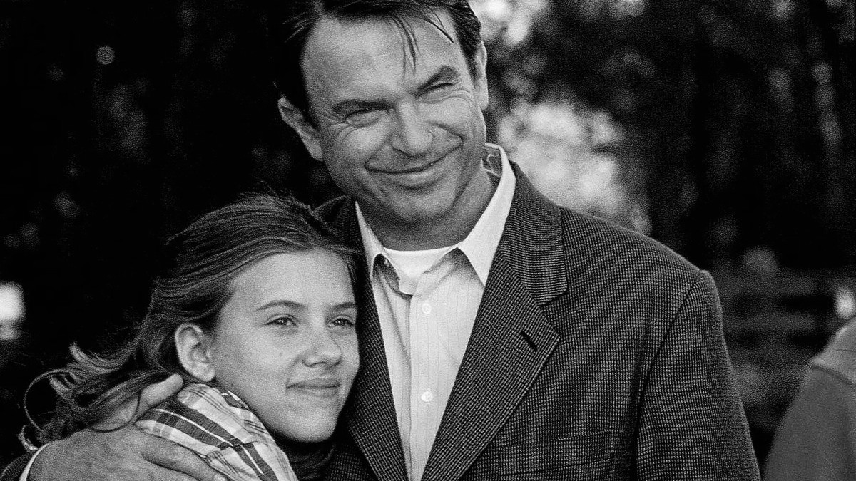 Herec )Sam Neill a Scarlett Johansson vo filme Zaklínač koní (1998)