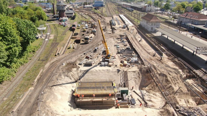 Na stacji Olsztyn Główny powstaje nowy peron i tunel na Zatorze [ZDJĘCIA]