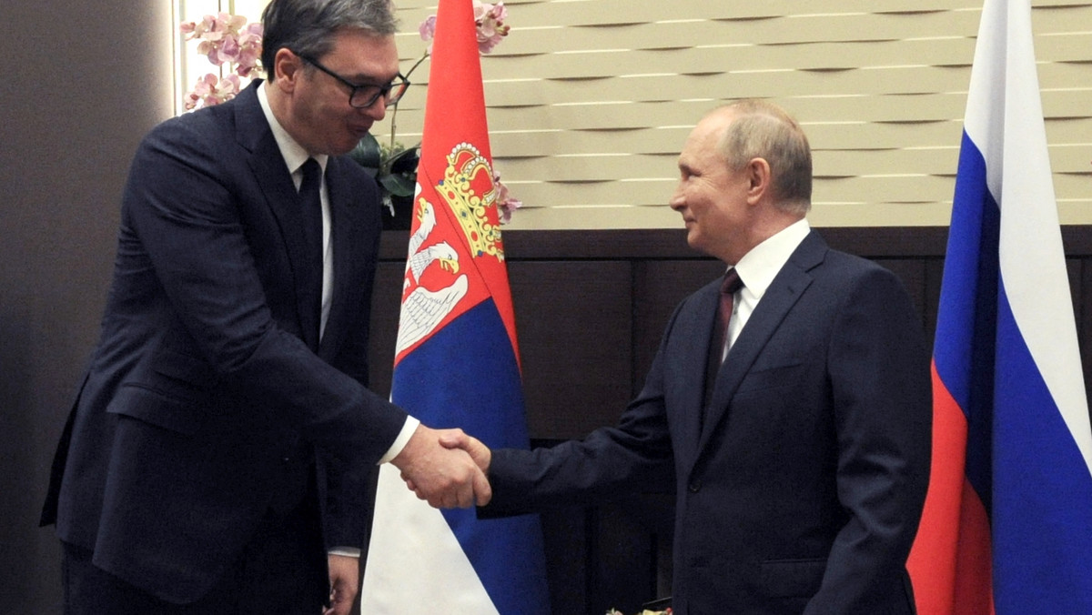 Rządzący Serbią planują "wygrać za wszelką cenę". W tle Putin