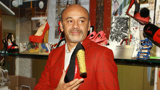 Kitalálta a piros talpakat, a divatvilág rockere lett belőle: Christian Louboutin sztorija