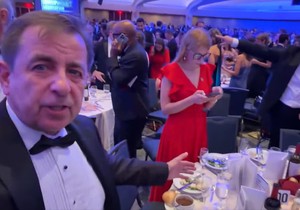 Poljski novinar sedeo blizu Trampovog stola u trenutku pucnjave