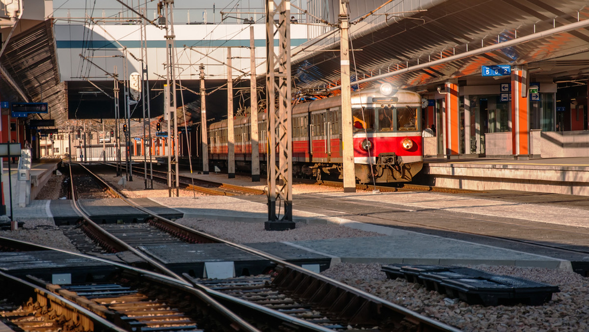 Do końca 2020 r. ma zostać zmodernizowany odcinek linii kolejowej Kraków Główny Towarowy – Rudzice. Koszt to 966 milionów złotych. Właśnie podpisano umowę z wykonawcą inwestycji – konsorcjum Strabag i Krakowskich Zakładów Automatyki.