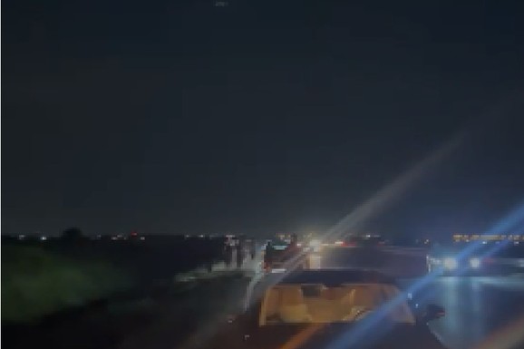 (VIDEO) HAOS NA AUTO-PUTU KOD BATAJNICE! Oko 10 automobila ostalo bez delova, zaustavna prepuna, svi stoje sa sva 4: Policija stiže na lice mesta