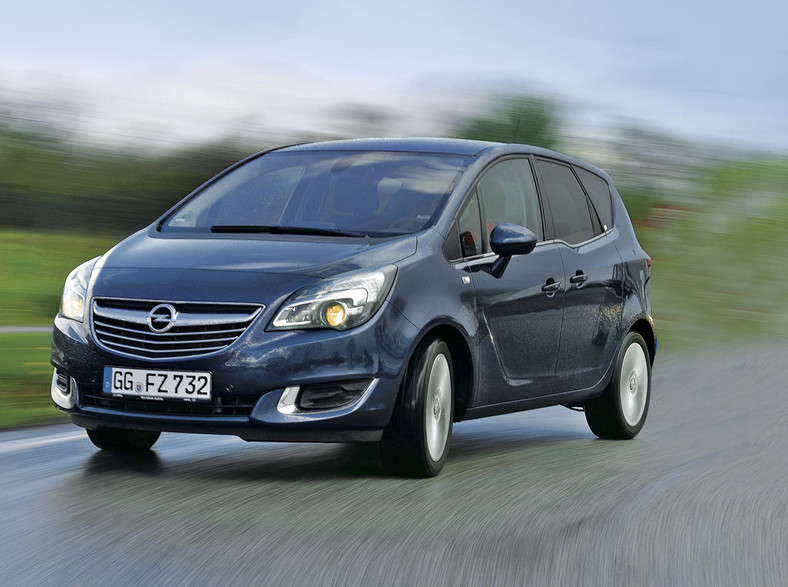 Opel Meriva kontra Ford BMax który minivan będzie