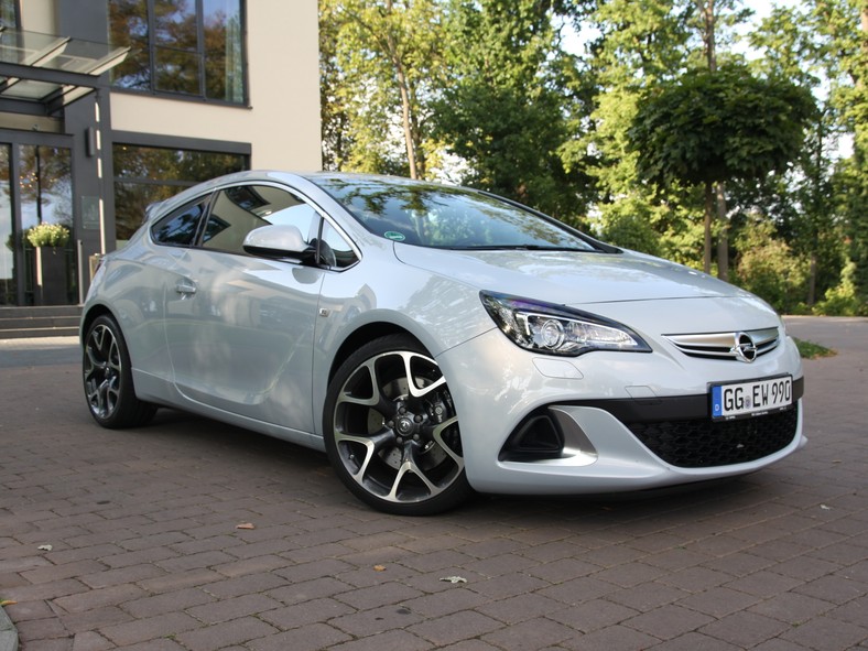 Opel Astra OPC (pierwsza jazda)