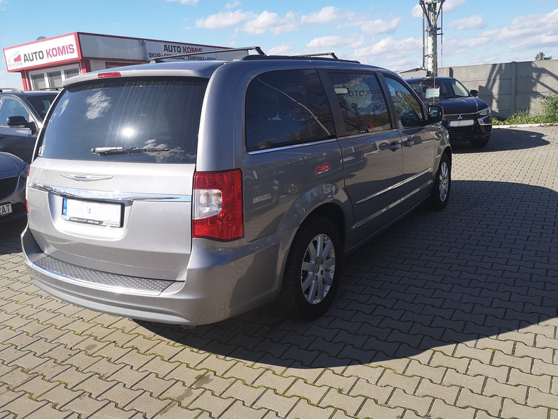 Auto z ogłoszenia – Chrysler Town&Country 2016