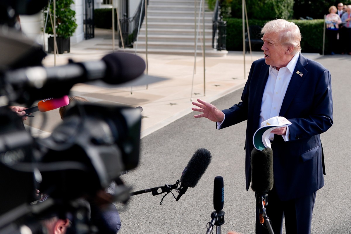prezydent USA Donald Trump w rozmowie z dziennikarzami