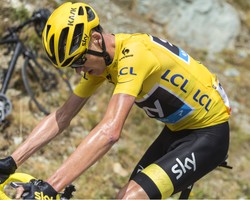 Chris Froome obawia się gromadzenia kibiców na trasie Tour de France