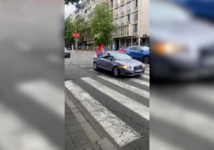 Beograđani povorkom automobila poslali jasnu poruku nakon glasanja o Rezoluciji o Srebrenici