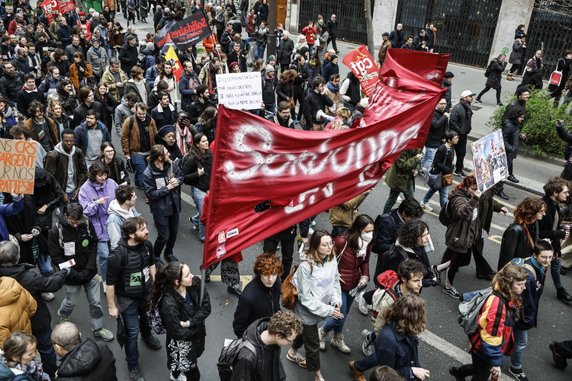 Paryż w ogniu. Starcia z policją