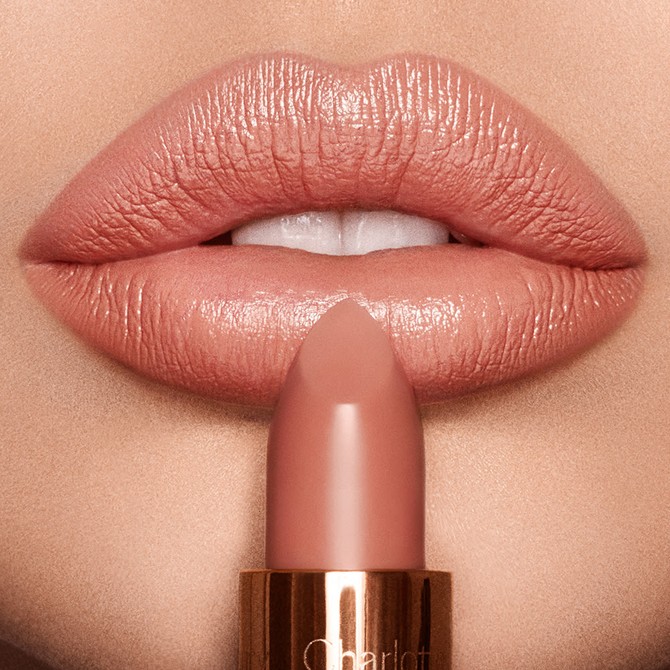 Charlotte Tilbury K.I.S.I.N.G. u nijansi Bitch Perfect