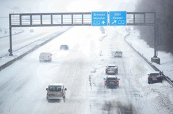 Kolejny dzień śnieżnego chaosu w Niemczech. 12 godzin w korku na A2
