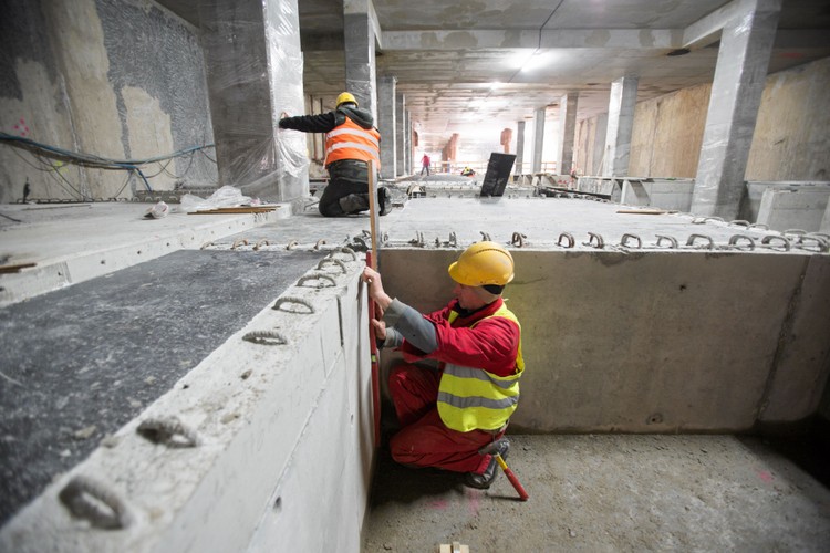 Ostatnia z tarcz została nazwana na cześć księżnej Anny Mazowieckiej. W środę 'Anna' dotarła do szybu demontażowego na pl. Defilad.