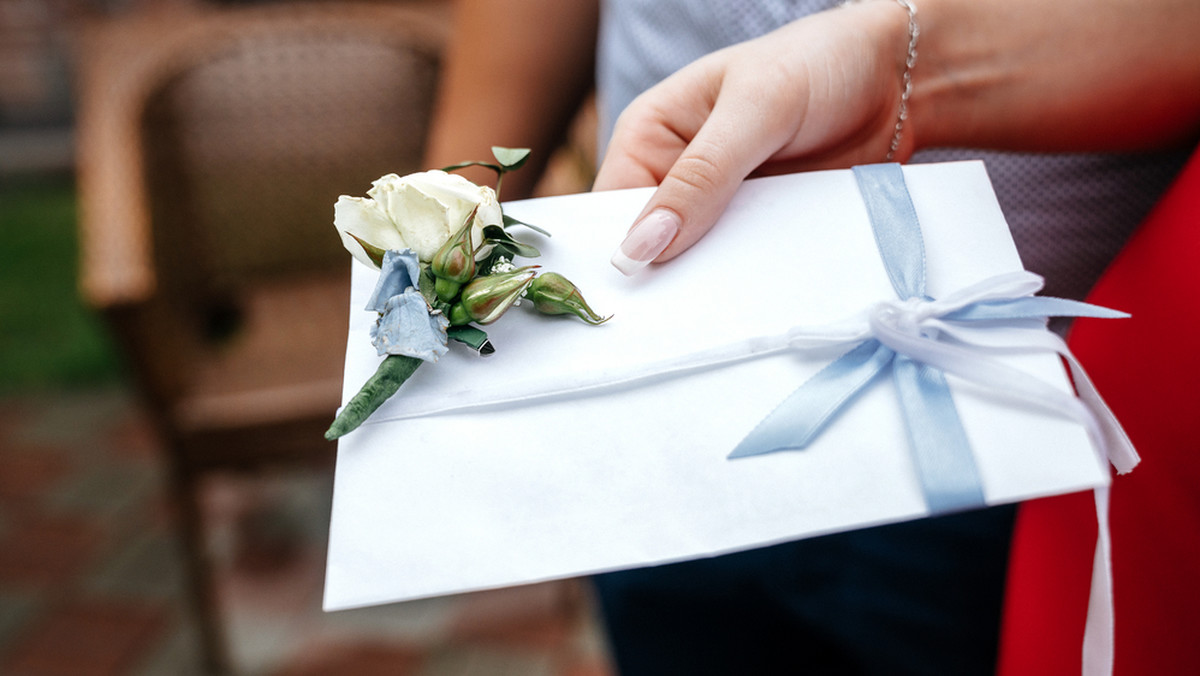Ślub 2020: Ile włożyć do koperty? Konkretne kwoty