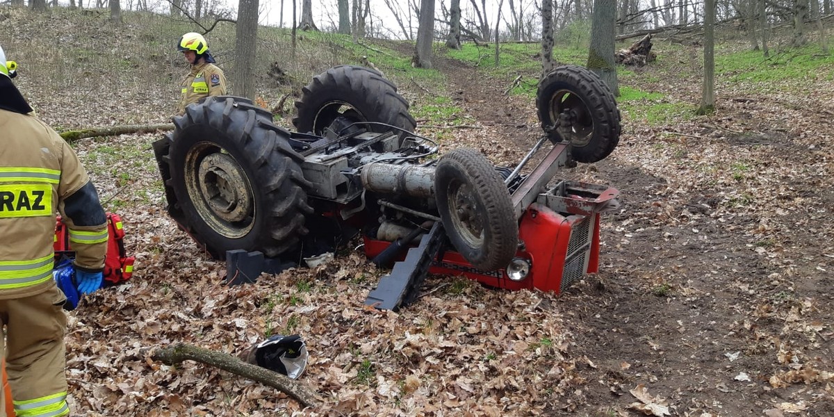 Ratownicy walczyli o życie 53-latka kilkadziesiąt minut. Niestety bezskutecznie. 