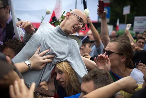 Anti-Pis government protesters