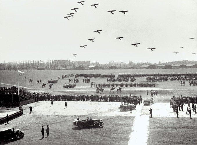 PODNIEBNA II RZECZPOSPOLITA: samoloty, szybowce, balony, sterowce...