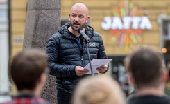 'Słowa z popiołu'. Prezydent Wrocławia i znani literaci czytają książki palone w nazistowskich Niemczech