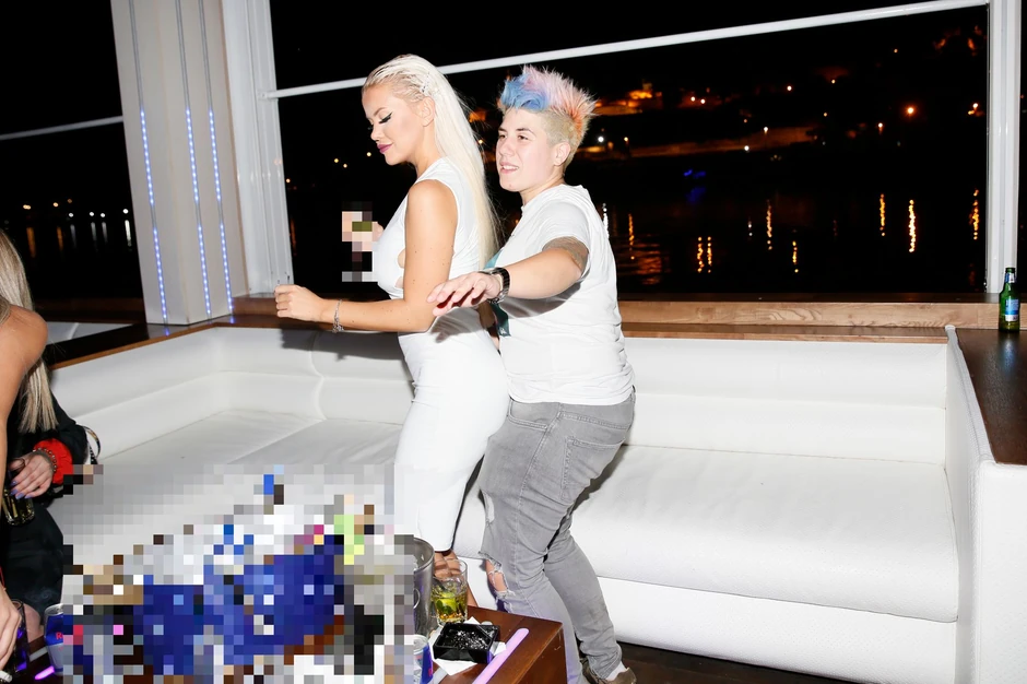 Sanja Stanković, Jovana Tomić Matora na splavu Fristajler